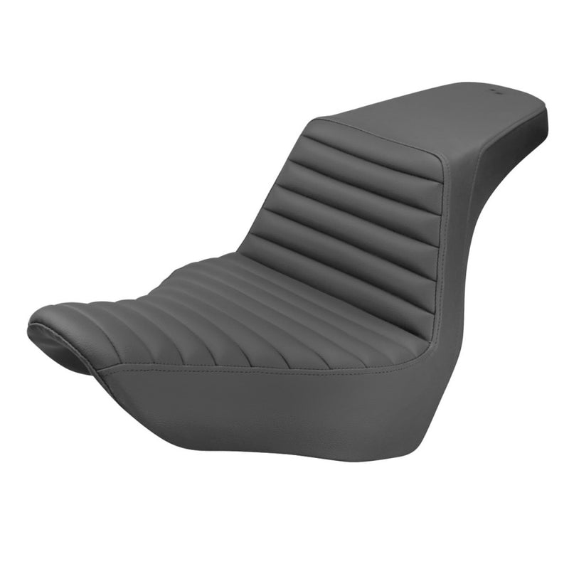 Saddlemen Step-Up Front Tuck-n-Roll Sadel till Harley