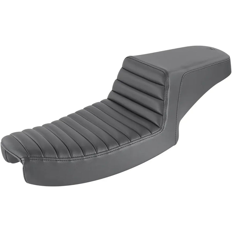 Saddlemen Step-Up Front Tuck-n-Roll Sadel till Harley