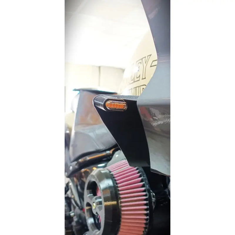Dominator ST Wind Deflector LED Blinkers till Harley