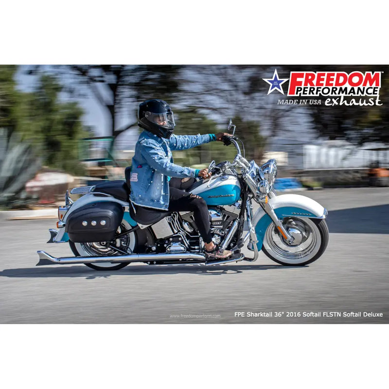 Freedom Performance Sharktail True Duals Avgassystem till Harley