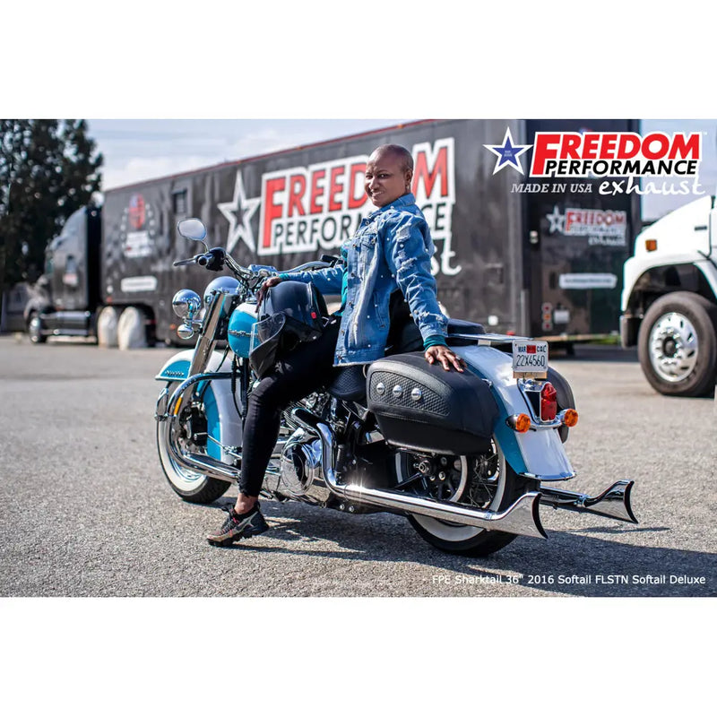 Freedom Performance Sharktail True Duals Avgassystem till Harley