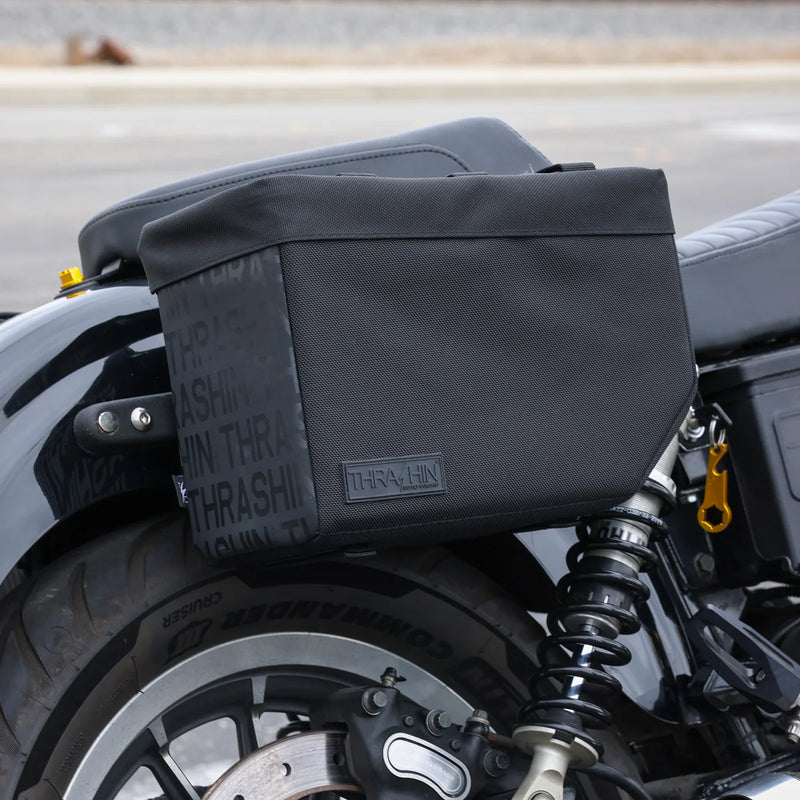Thrashin Supply Escape Base 18L Throw-Over Sadelväskor MC