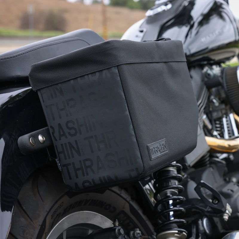 Thrashin Supply Escape Base 18L Throw-Over Sadelväskor MC
