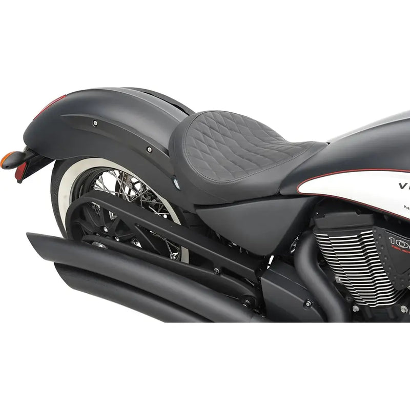 Drag Specialties Low Profile Solo Sadel till Victory