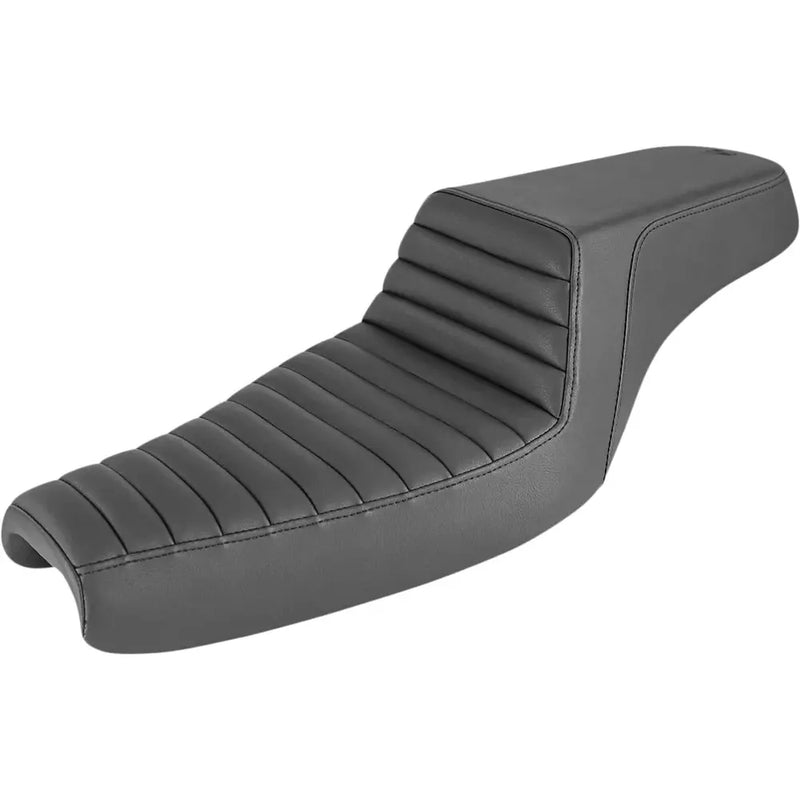 Saddlemen Step-Up Front Tuck-n-Roll Sadel till Harley