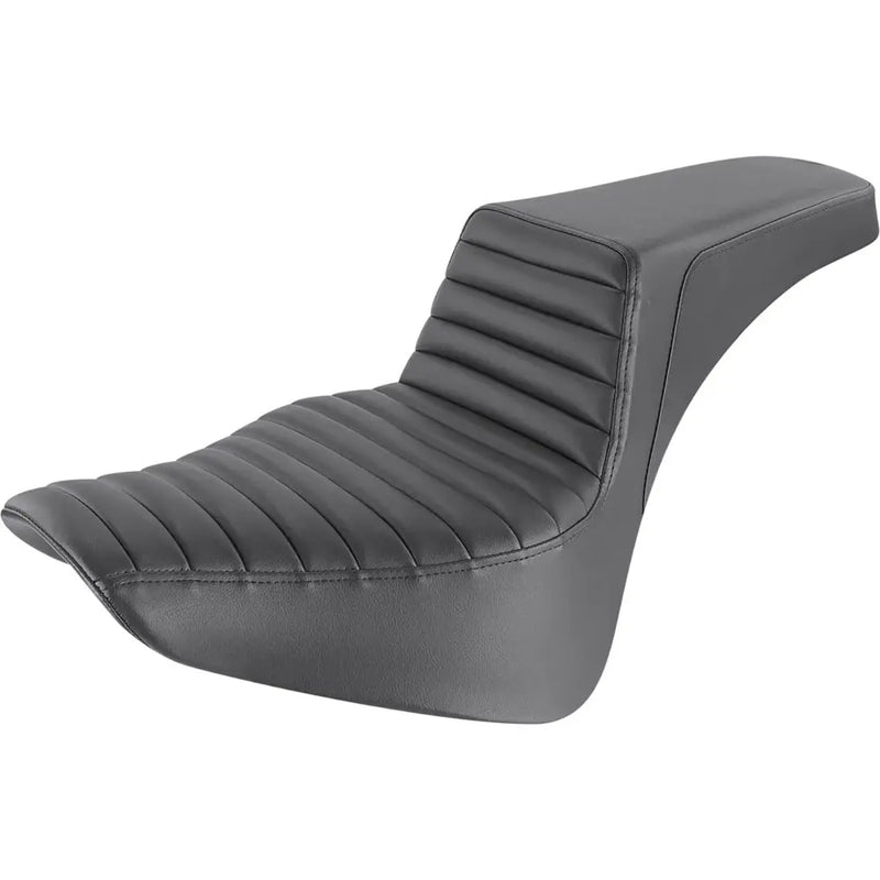 Saddlemen Step-Up Front Tuck-n-Roll for Harley 18-25 Softail Deluxe / Heritage / Heritage Classic / Slim / Black  - Customhoj
