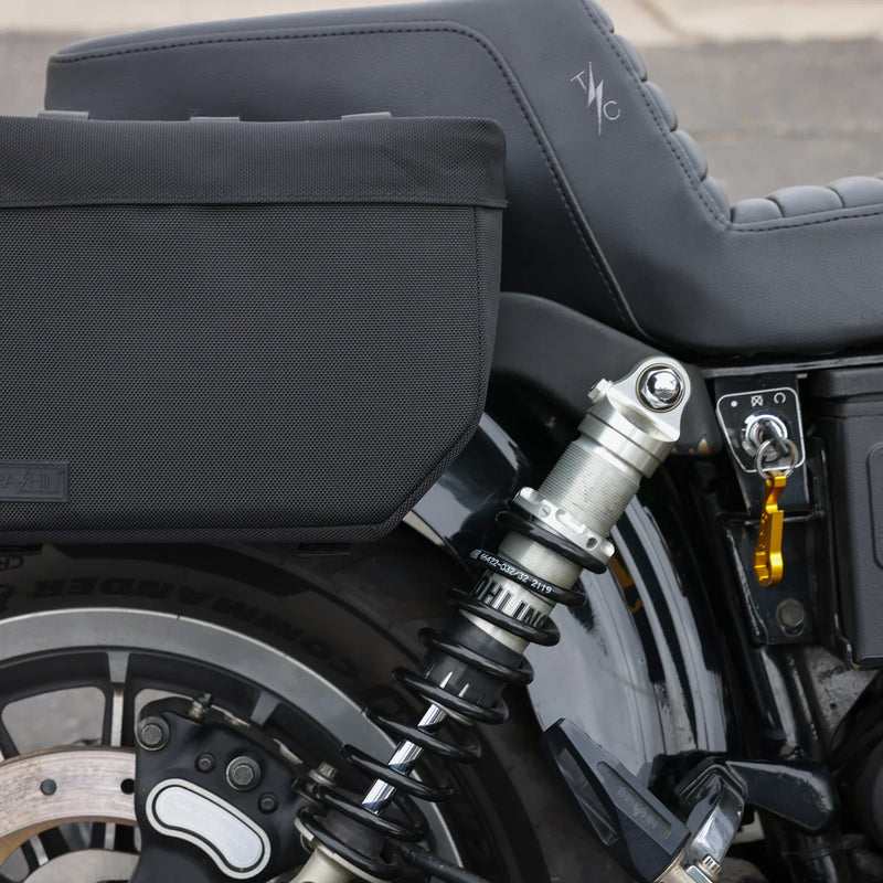 Thrashin Supply Essential Base 10L Throw-Over Motorcycle Saddlebag Set  - Customhoj